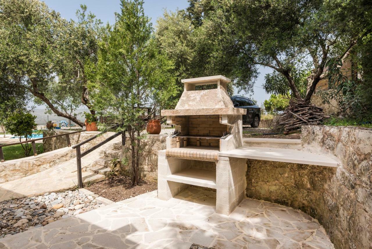 Aloni Villa *