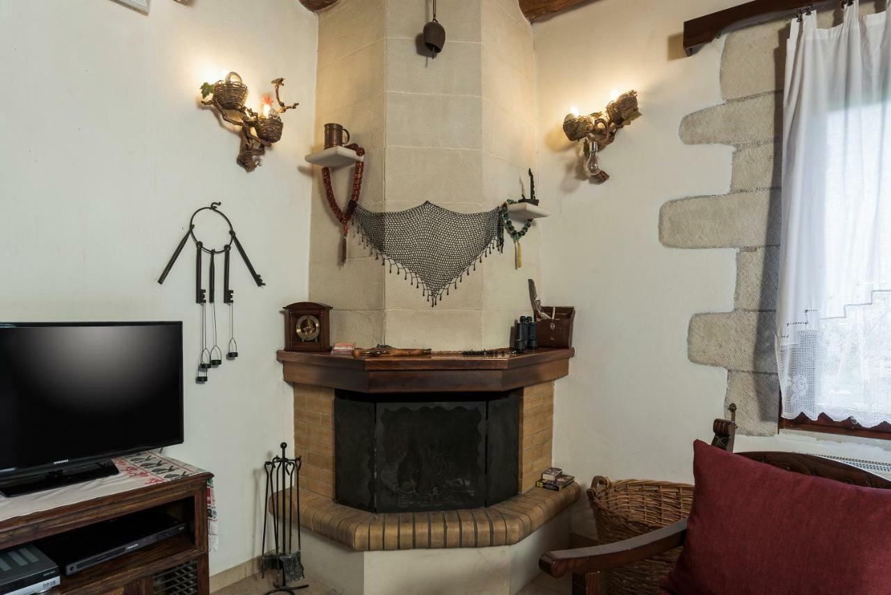 Aloni Villa *